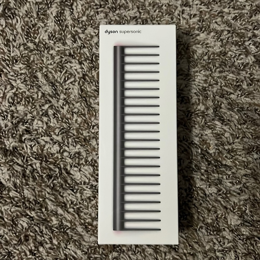 Brand new detangling comb.